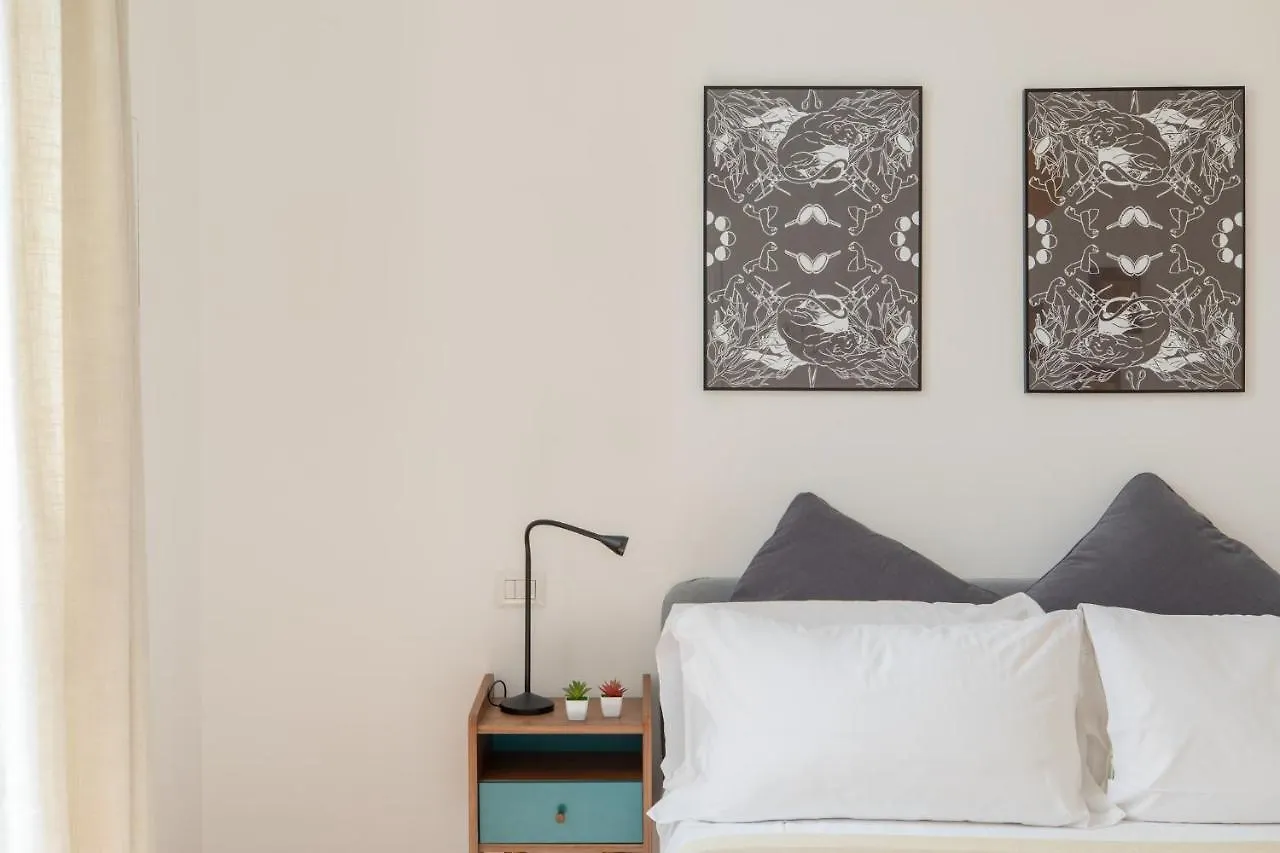 Iflat Monti Charming Apartment Рим 0*,  Италия
